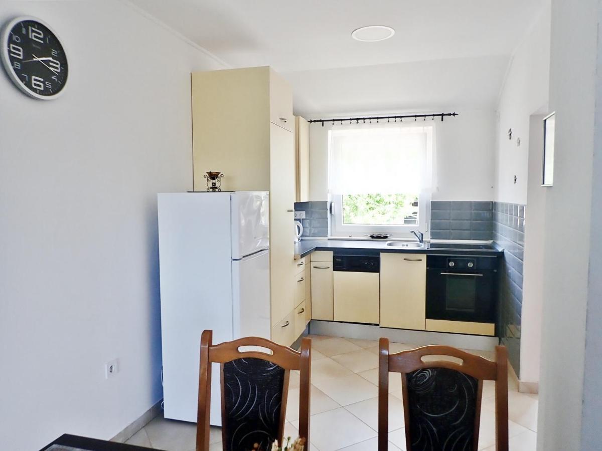 Apartment Maca Starigrad Paklenica Exterior foto